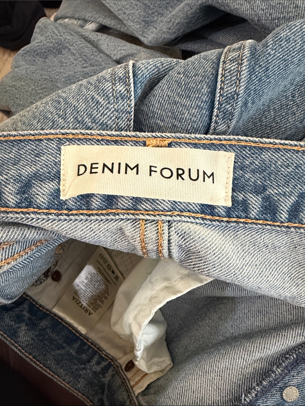 Aritzia Denim Forum Jeans - Picture 6 of 11